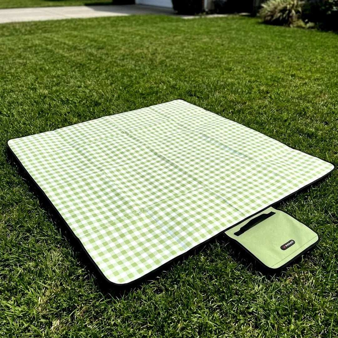 Extra Large Waterproof Picnic Blanket, 80 x 60 Inch Foldable Sandproof Beach Mat